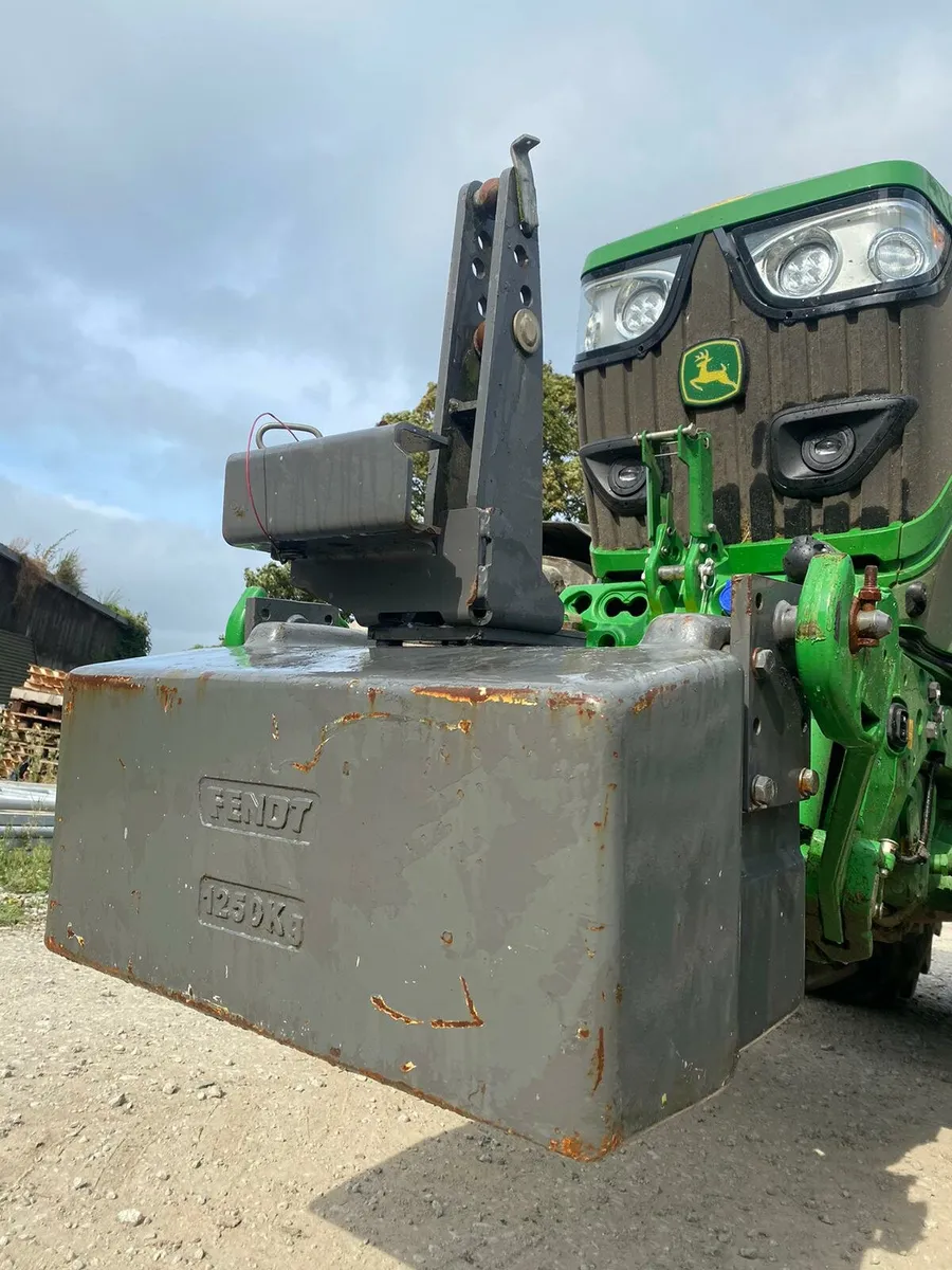 Fendt weight block - Image 1