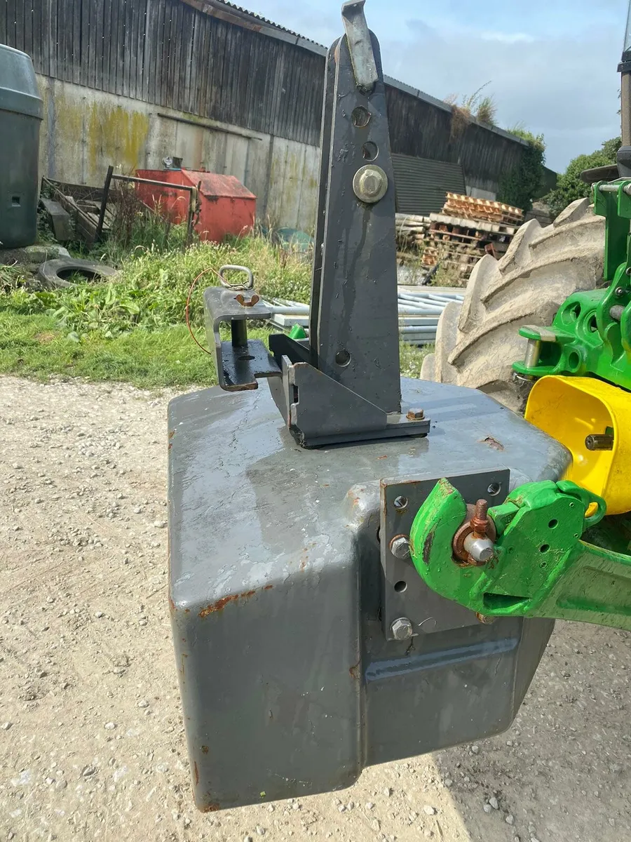 Fendt weight block - Image 2