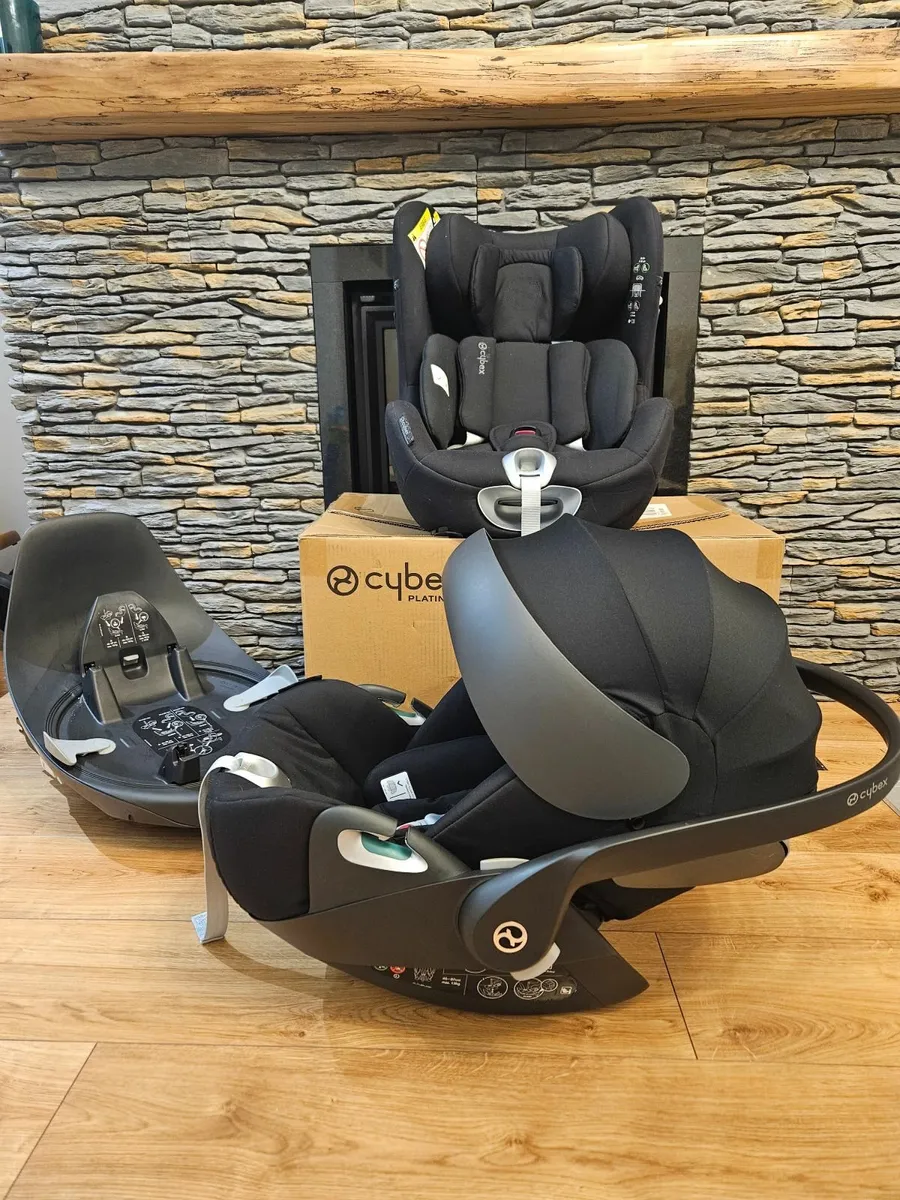 Cybex cloud Z2+base+Cybex Sirona seat - Image 1