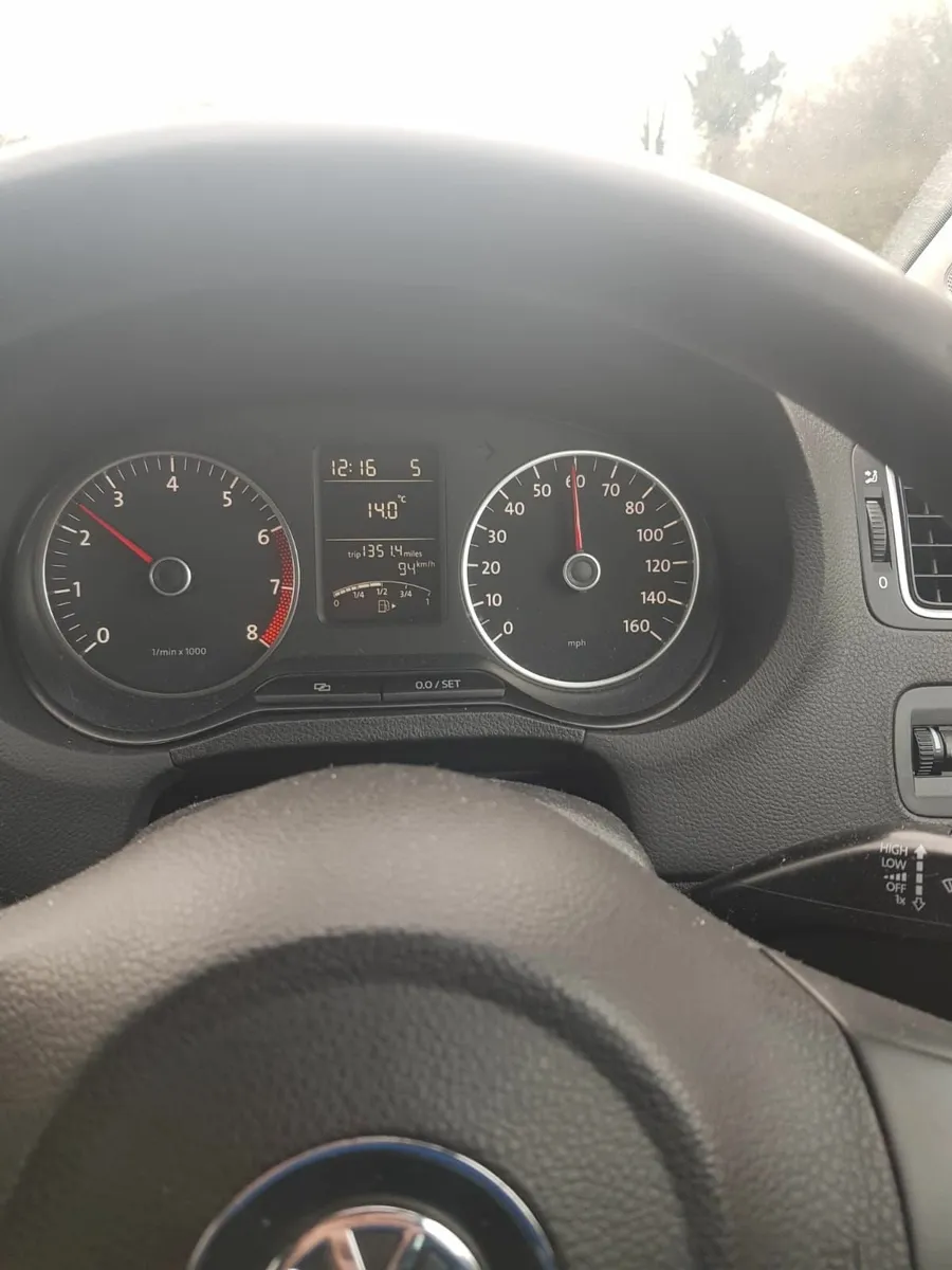 Volkswagen Polo 2011 - Image 2