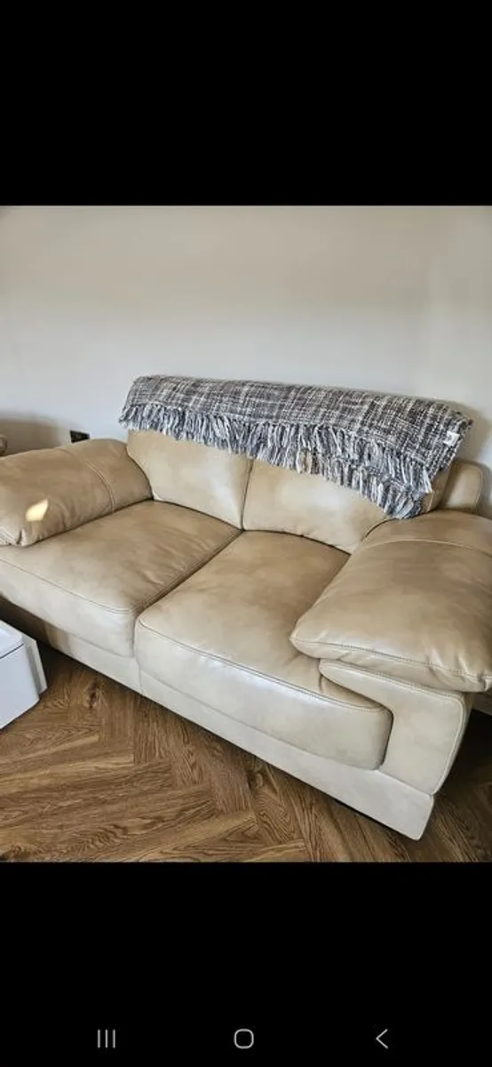 3 & 2 seater sofa - Image 1