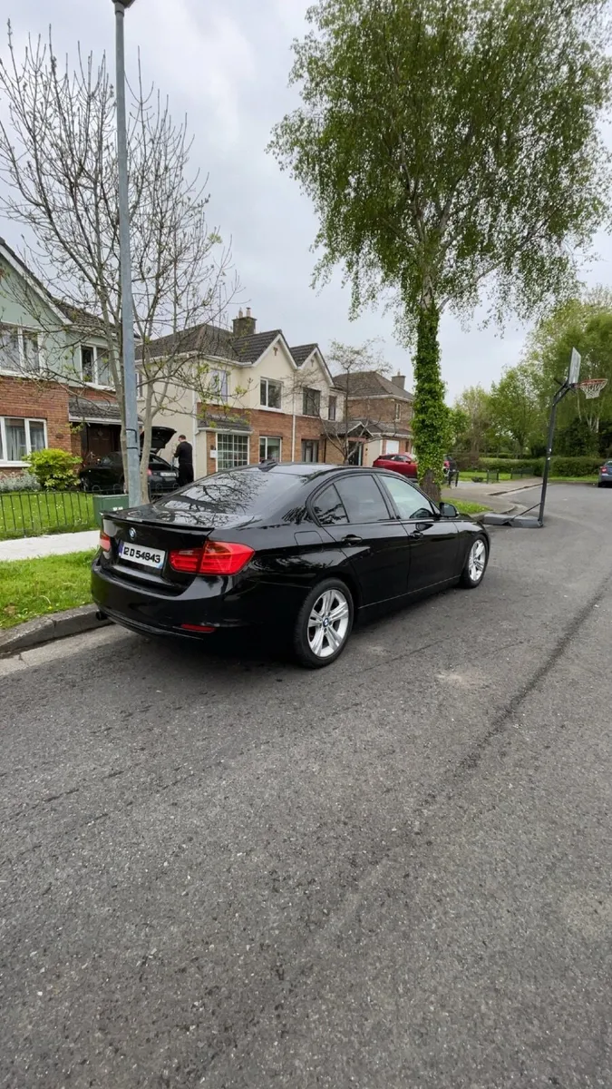 BMW 3-Series 2012 - Image 2