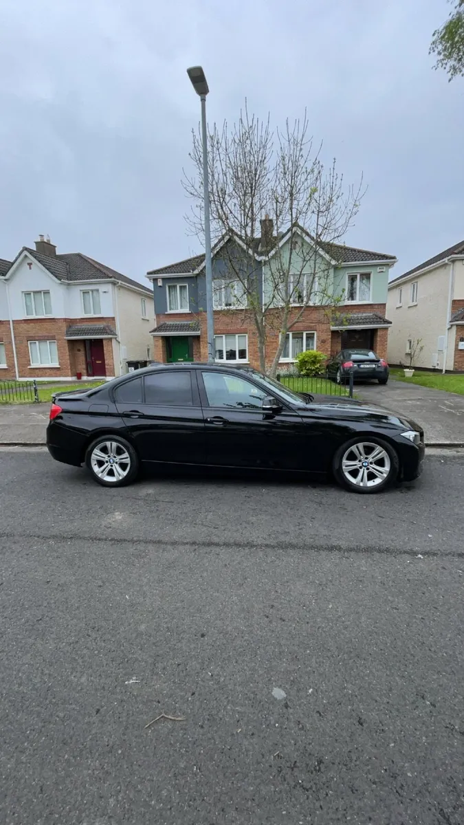 BMW 3-Series 2012 - Image 4