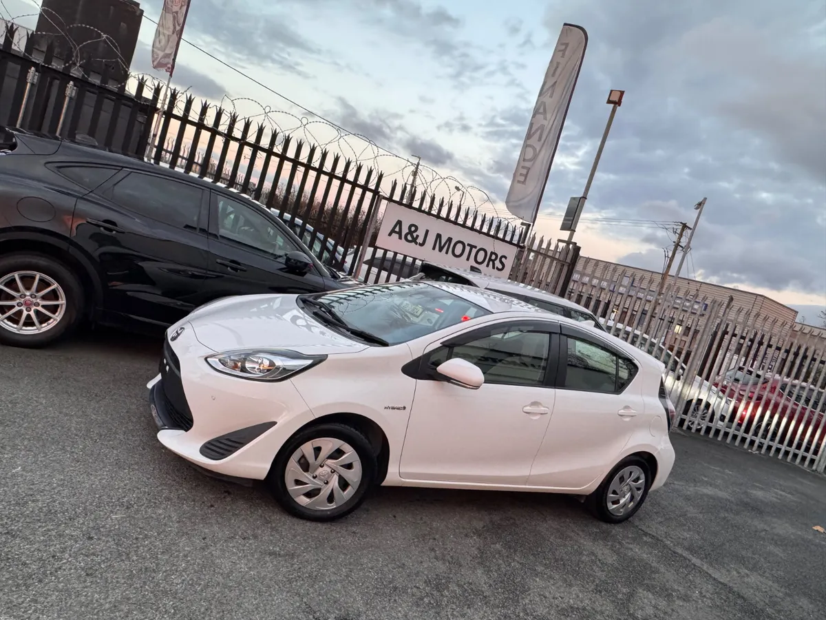 2020 TOYOTA AQUA 1.5 HYBRID - Image 2