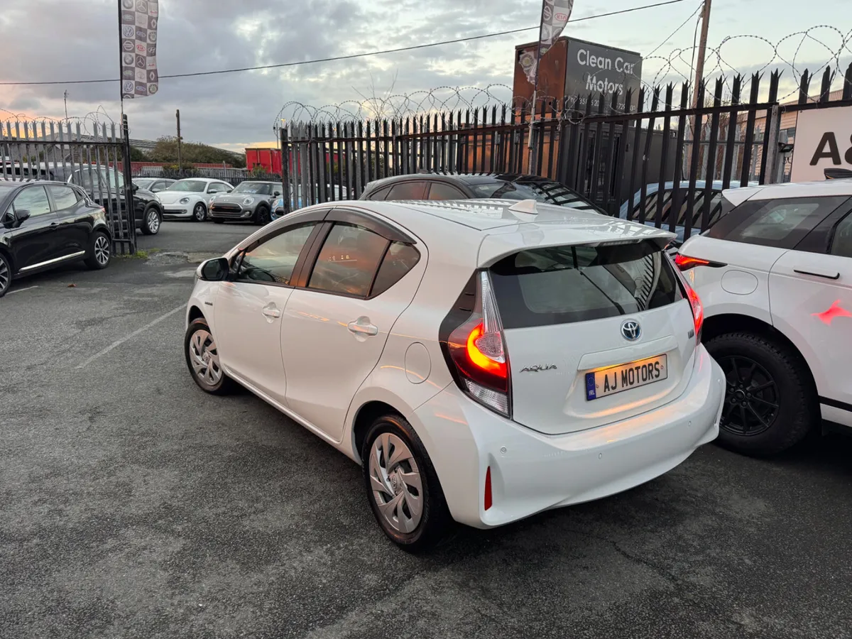 2020 TOYOTA AQUA 1.5 HYBRID - Image 4