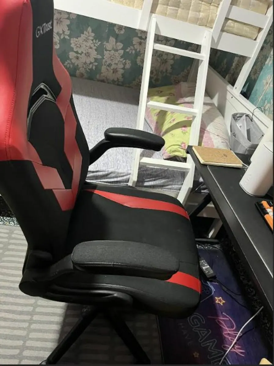 Gaming Chair - Image 2