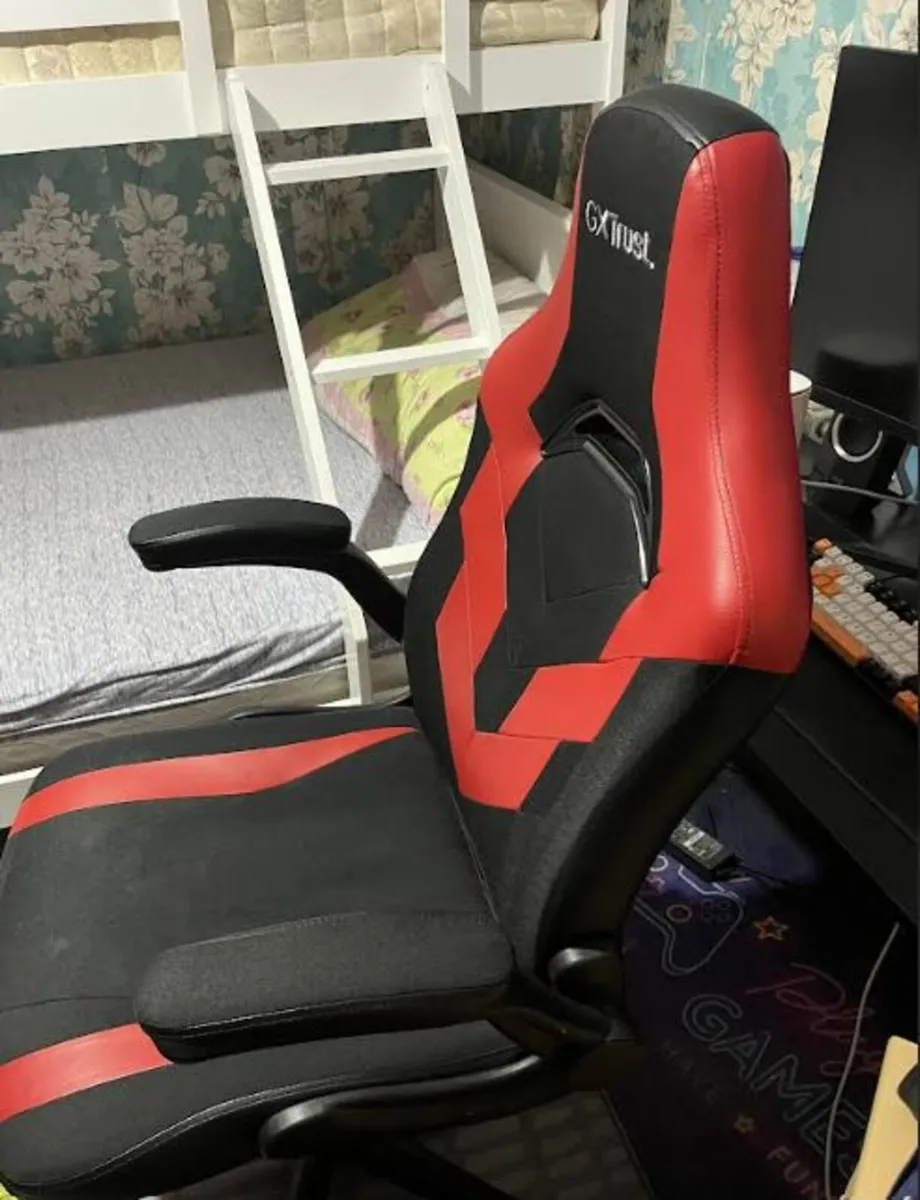 Gaming Chair - Image 3