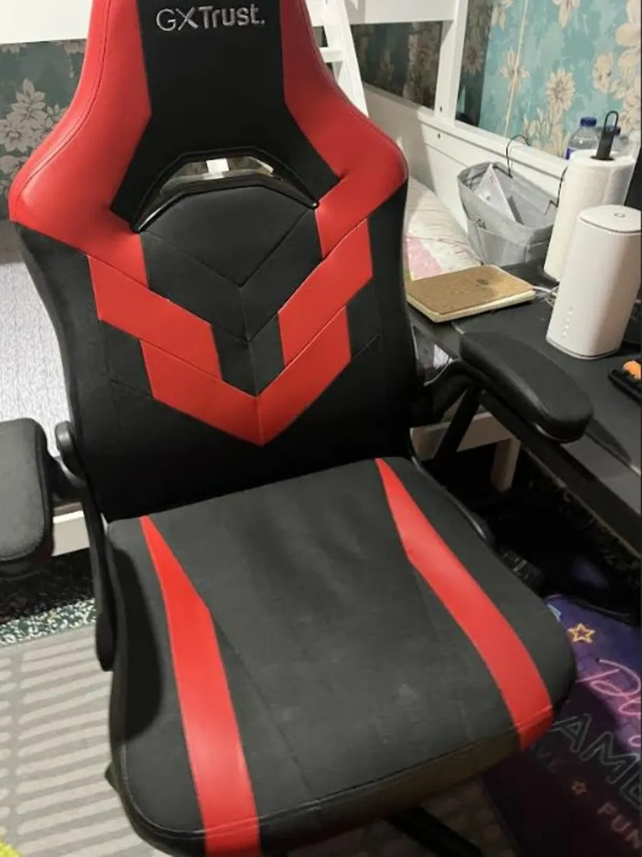 Gaming Chair - Image 1
