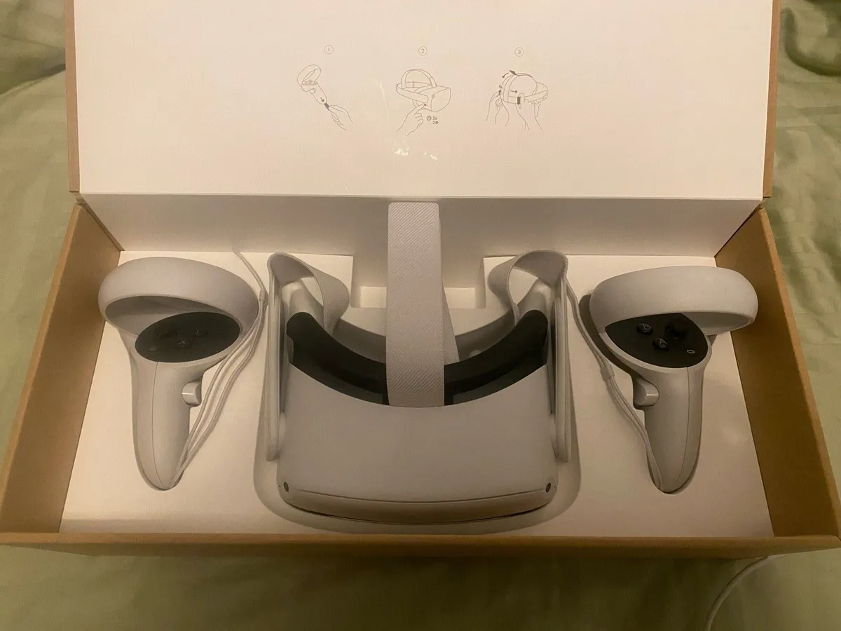 Oculus Meta Quest 2 - VR Headset - Image 1
