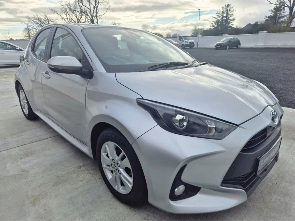 Toyota Yaris Hybrid Luna Auto 4DR - Image 4
