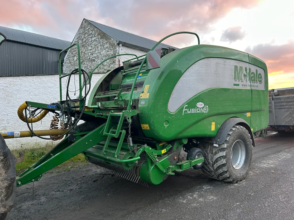 2022 Mc Hale Fusion 3 std 1000 box camless - Image 2