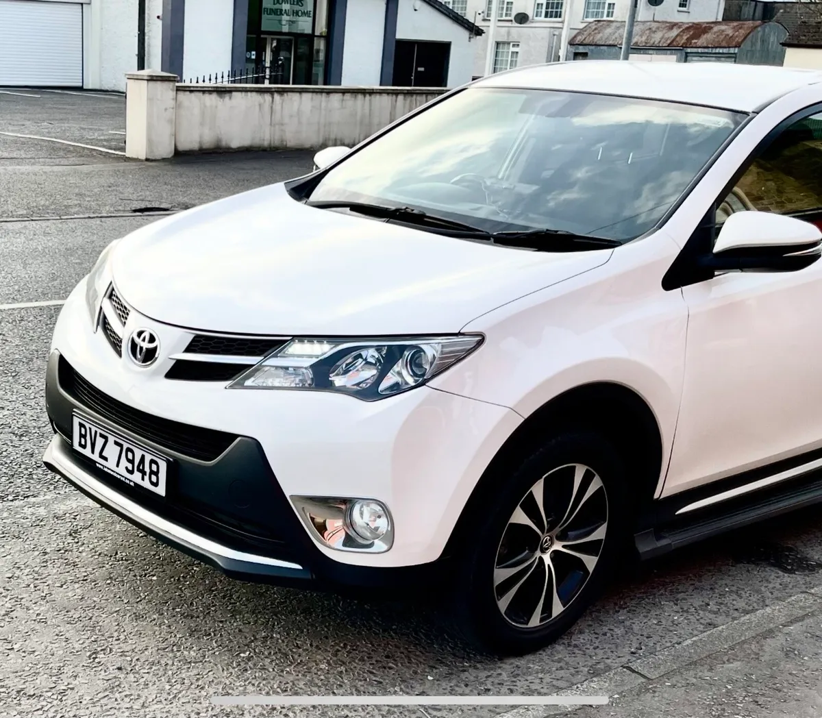 Toyota RAV4 4x4 SUV 2016 D4D - Image 1