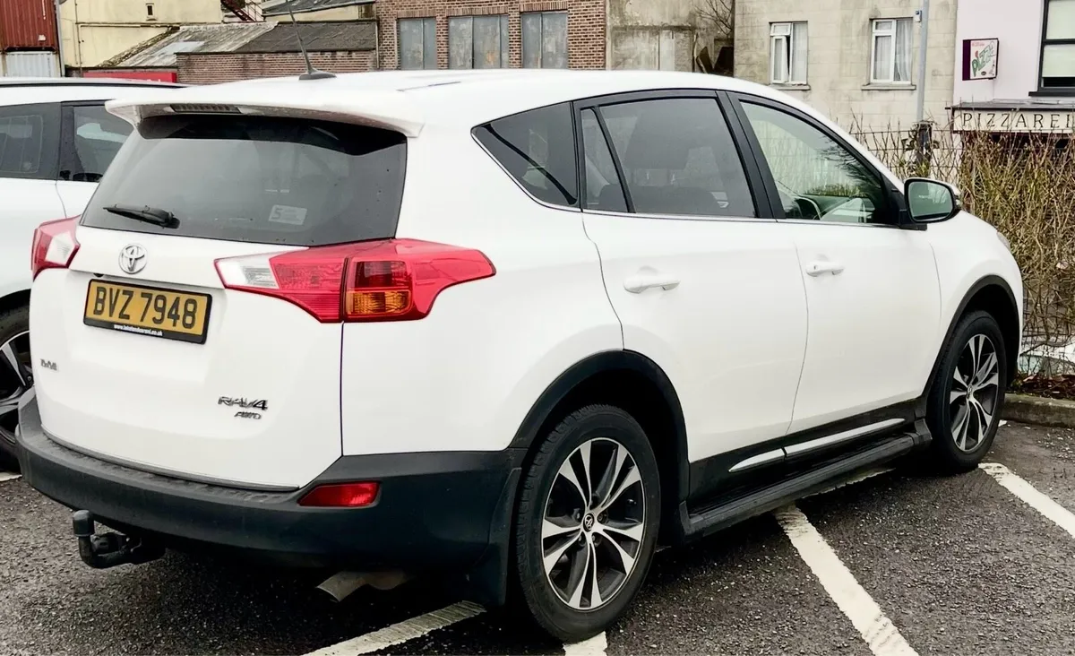 Toyota RAV4 4x4 SUV 2016 D4D - Image 2