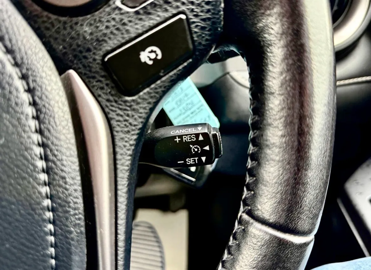 Toyota RAV4 4x4 SUV 2016 D4D - Image 4