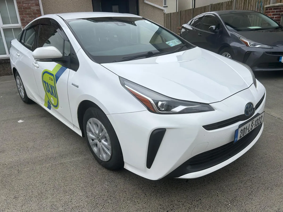 2020 TAXI READY Toyota Prius 1.8 hybrid autoamtic - Image 3