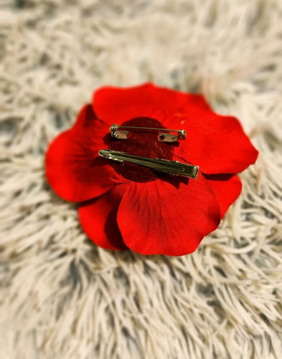 🌹 Red Rose Hair Clip – Romantic, Bold & Versatile - Image 2