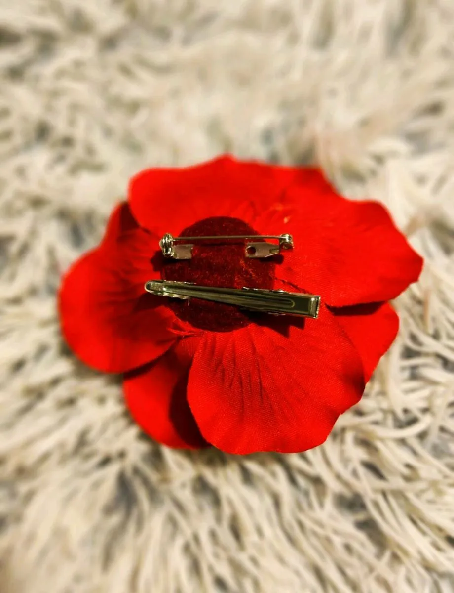 🌹 Red Rose Hair Clip – Romantic, Bold & Versatile - Image 4