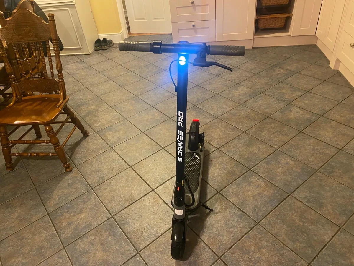 Thorpe 30 Electric Scooter – Excellent Condition – - Image 3