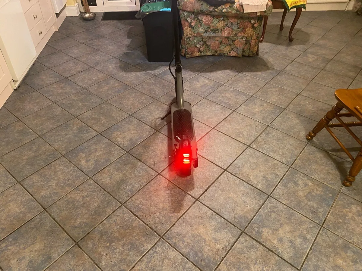 Thorpe 30 Electric Scooter – Excellent Condition – - Image 4