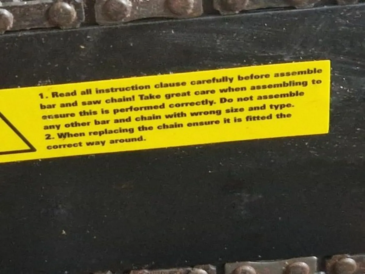 Titan 2000W 230-240V Electric 40cm Chainsaw - Image 4