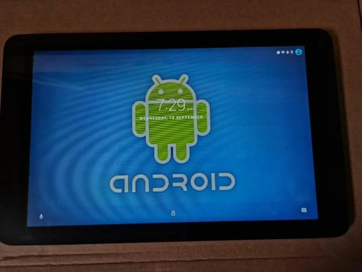 Hipstreet Phantom 2, 10.1 inch tablet, 10DTB44 8GB - Image 1