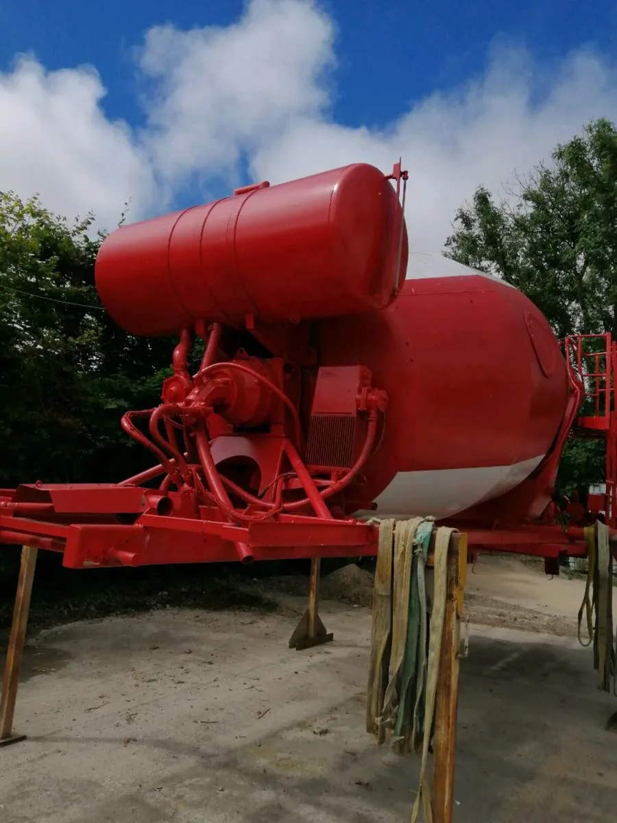 Concrete bottle - Image 4