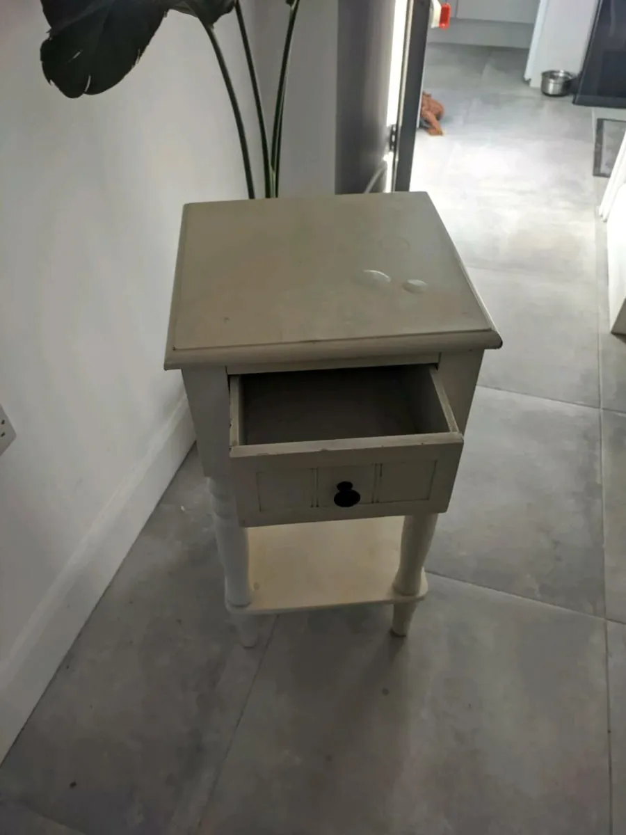Wooden bedside cabinet - Image 1
