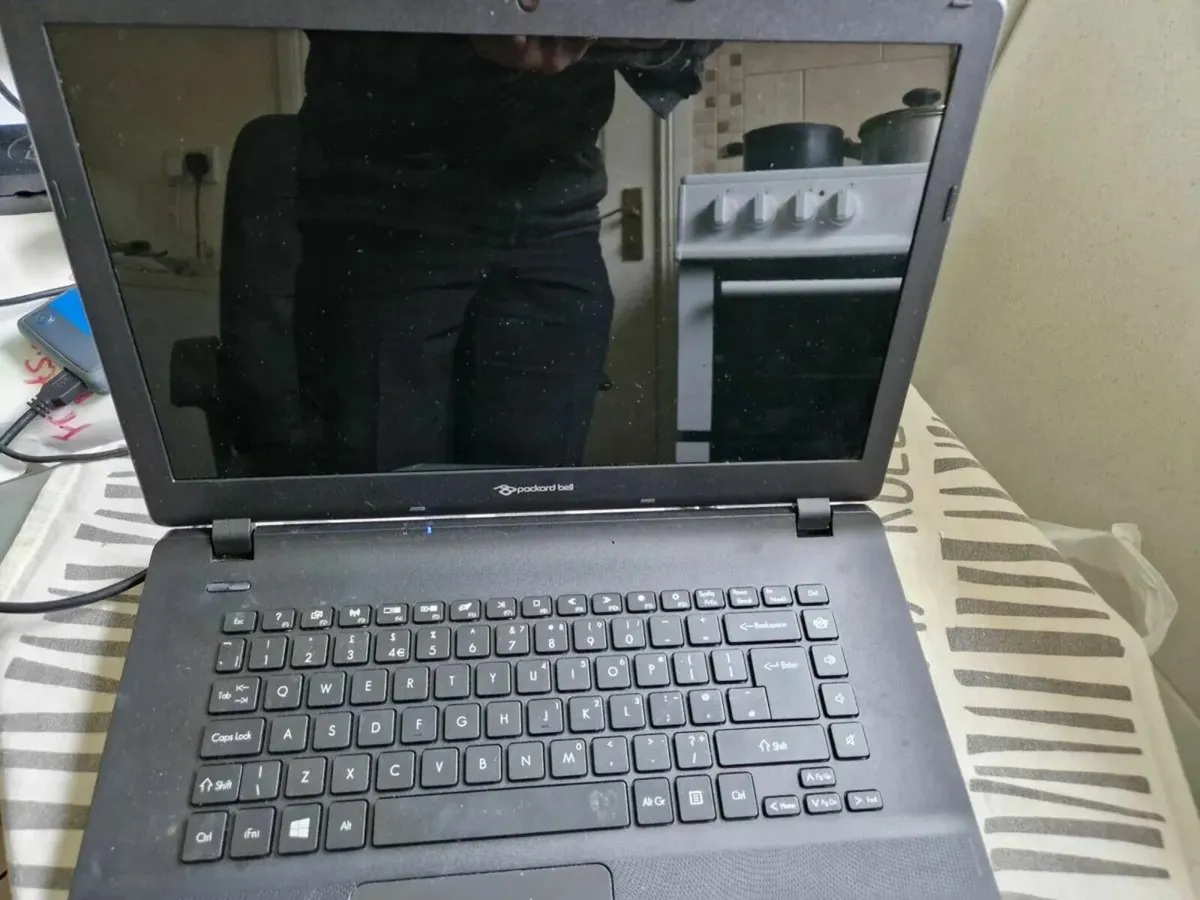 Packard Bell Laptop, EasyNote Z5WGM Intel Celeron - Image 2