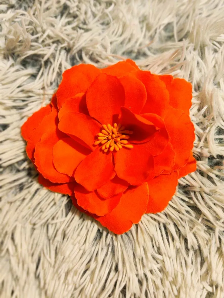 Orange Flower Hair Clip – Bright, Playful & Versat - Image 1