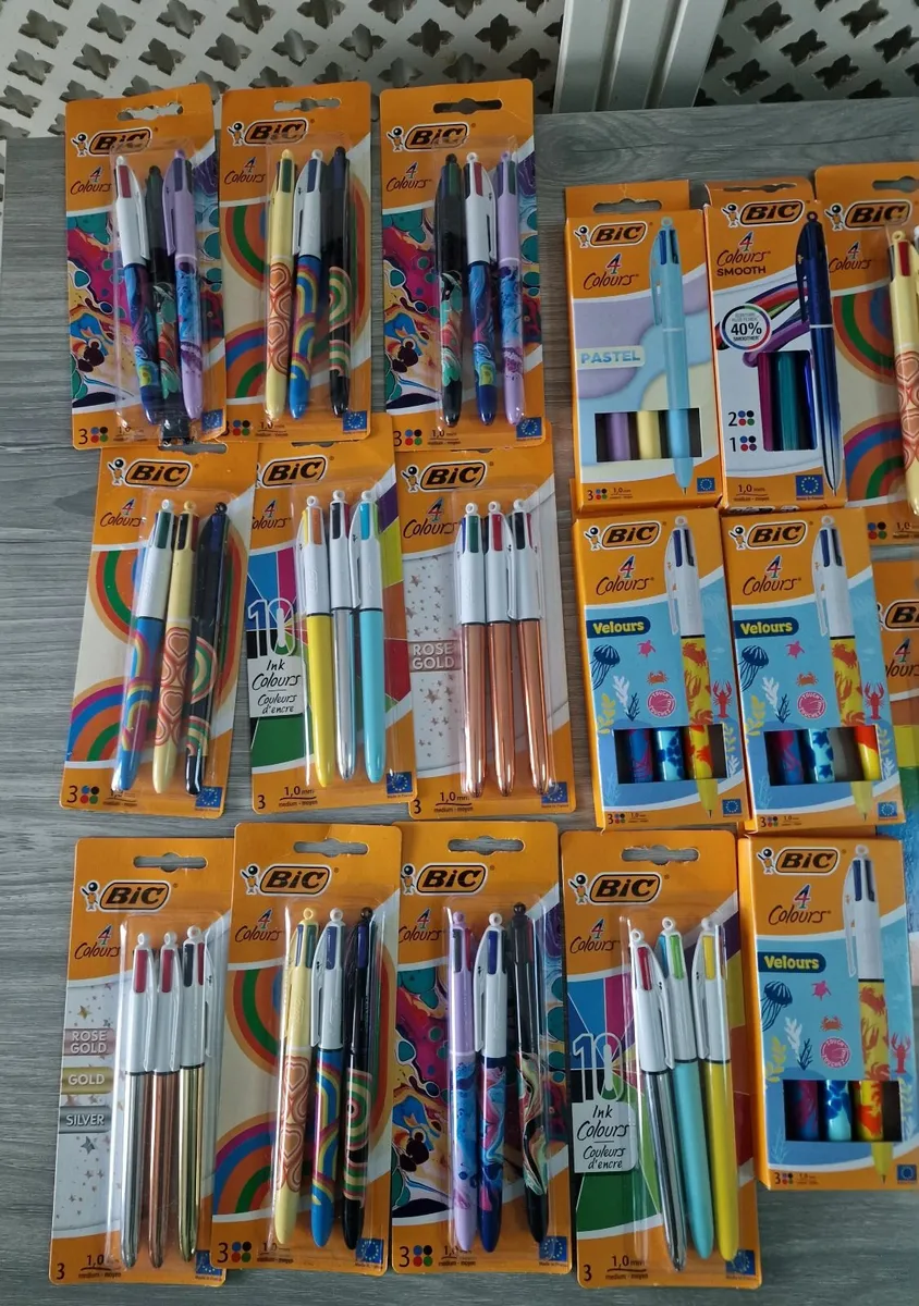Bic pens/Markers - Image 1