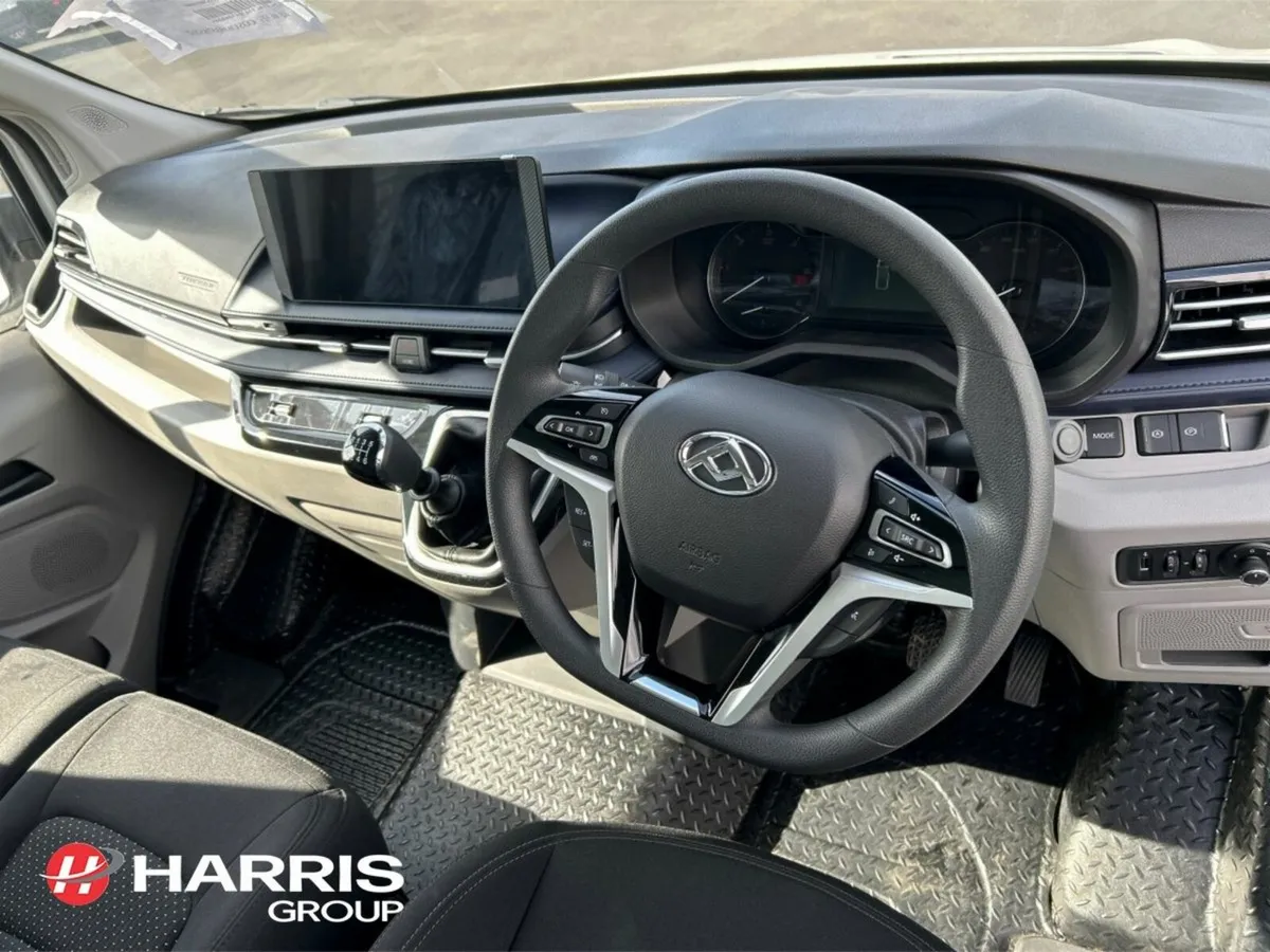 Maxus DELIVER 9 Twin Wheel L4 14ft Curtain with Ta - Image 2