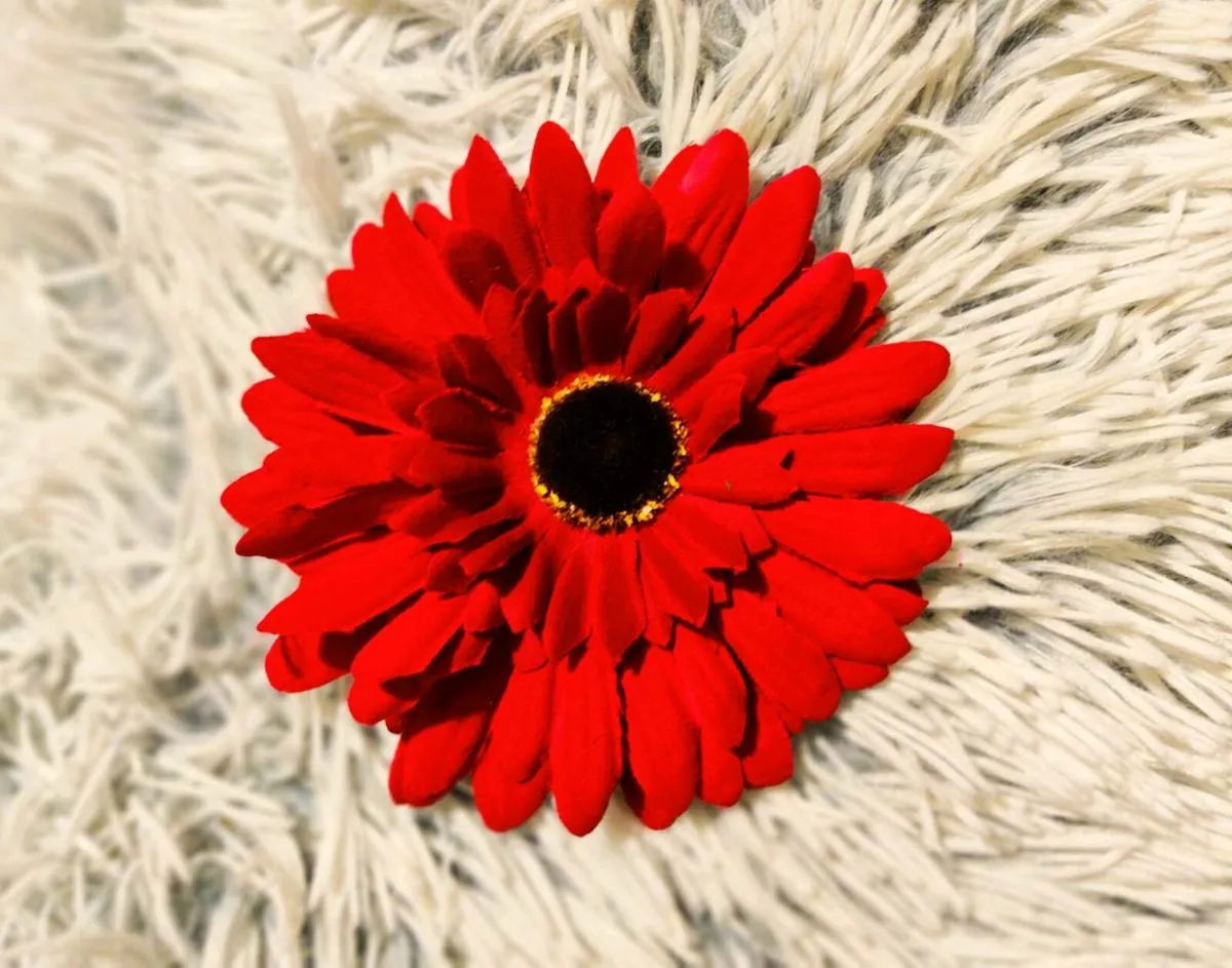 🌺 Red Gerbera Hair Clip – Bright, Bold & Versatil - Image 1