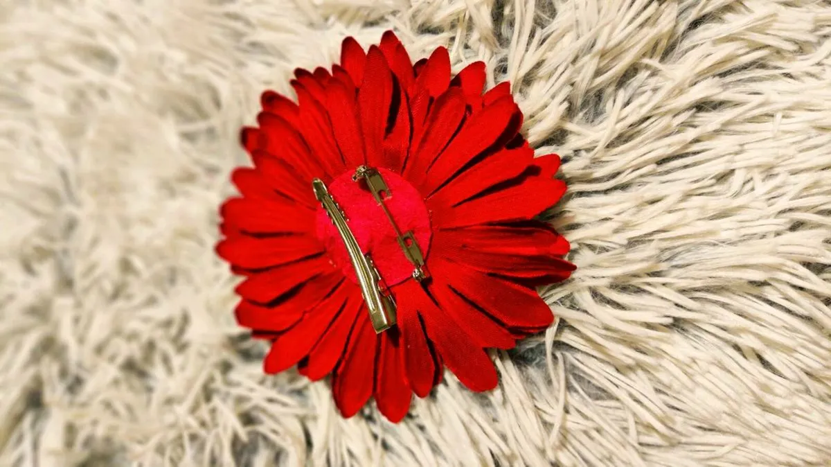 🌺 Red Gerbera Hair Clip – Bright, Bold & Versatil - Image 2