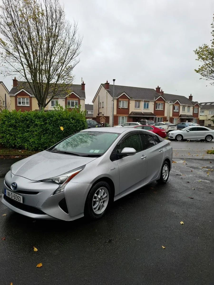 Toyota Prius 2018 - Image 2