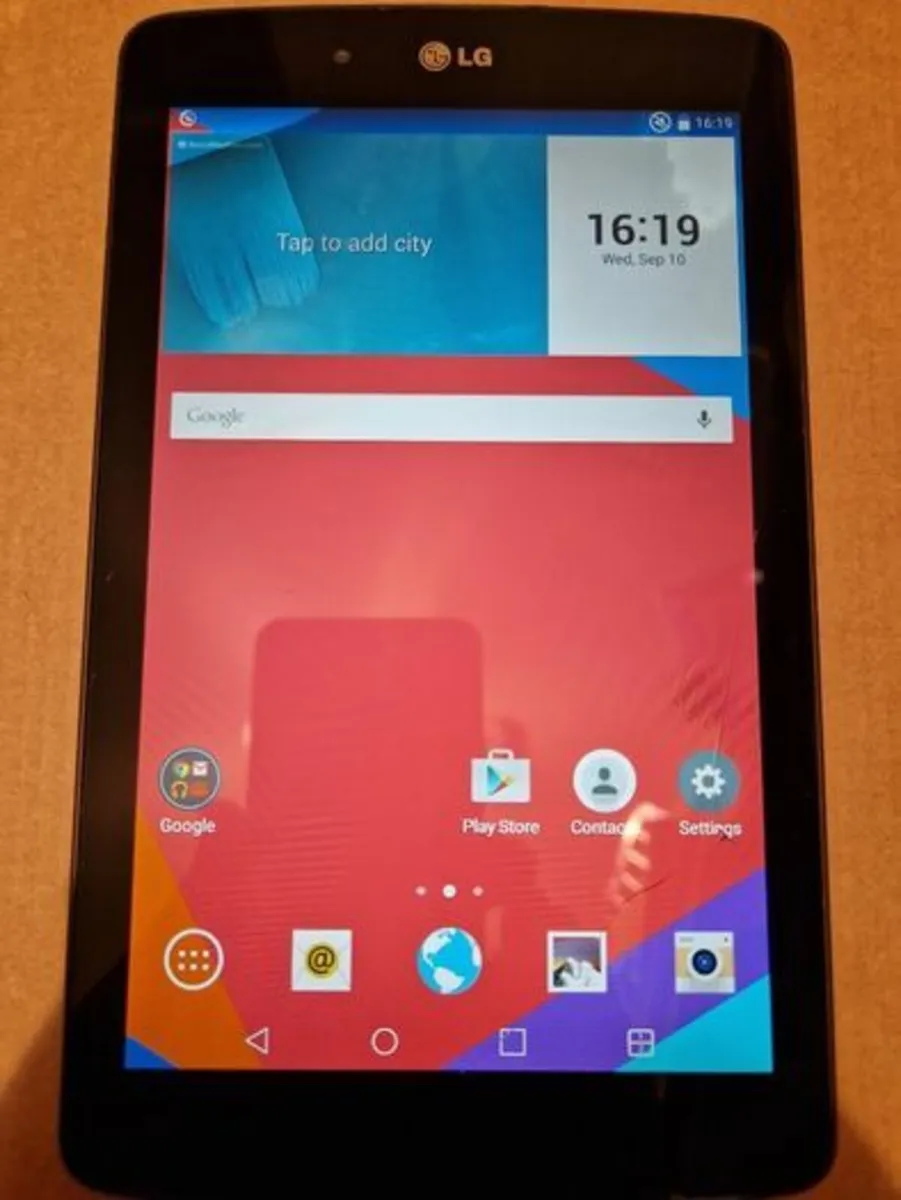 LG 7 inch Tablet, 8GB in very good condition - Image 1