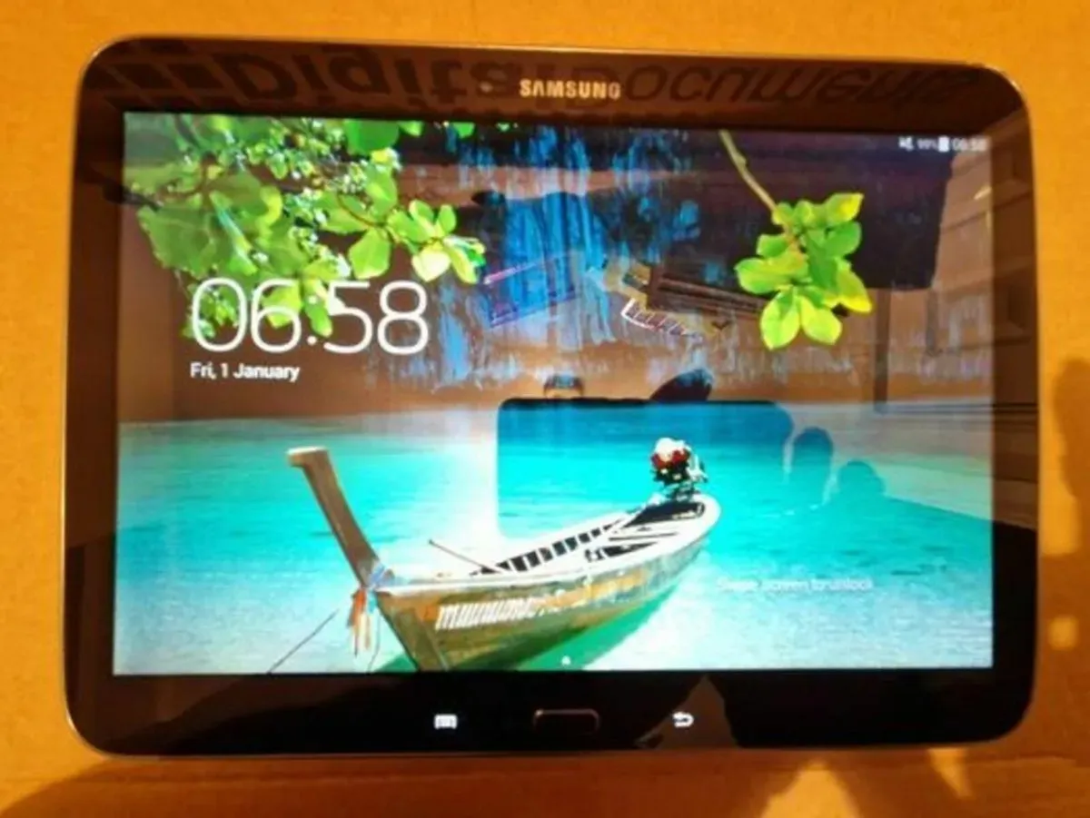 Samsung Galaxy Tab 3 Tablet, 10.1 inch, 16GB - Image 1
