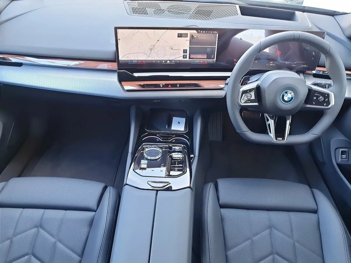 BMW i5 * 573 Km Range* i5 eDrive40 M Sport Pro Tou - Image 4