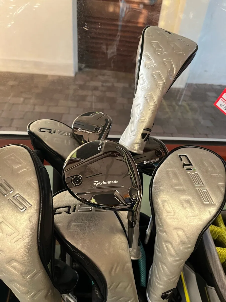 Golf clubs galore - Image 3