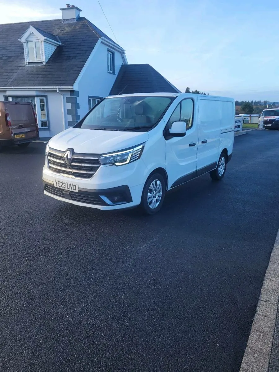 2023 renault traffic sport - Image 2