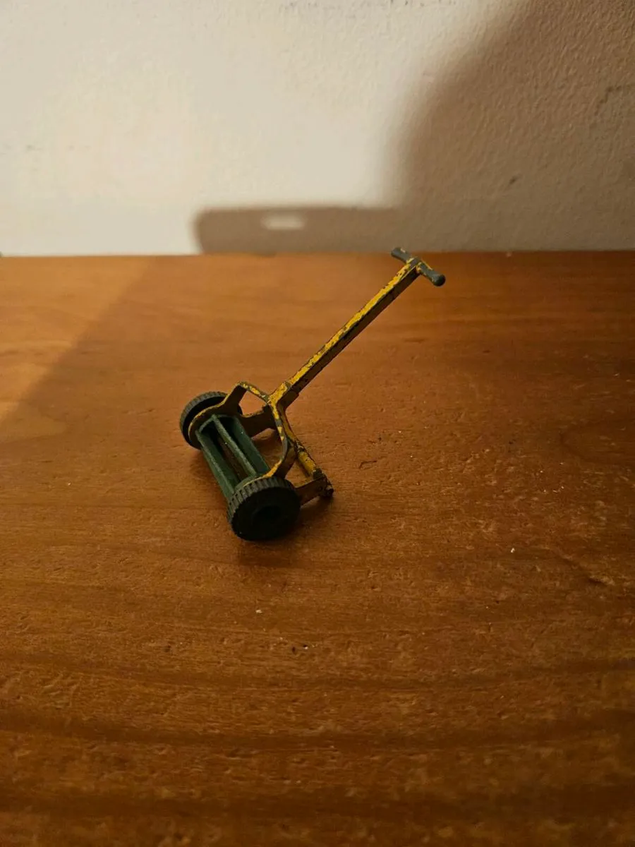Dinky 1960's Lawnmower - Image 1