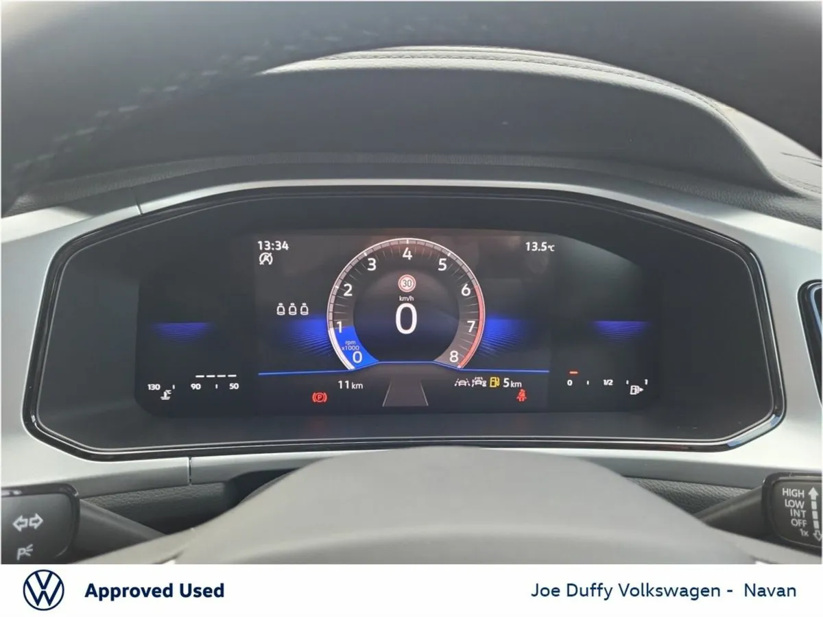 Volkswagen T-Roc EDITION 75 1.0TSI 116HP - Image 3