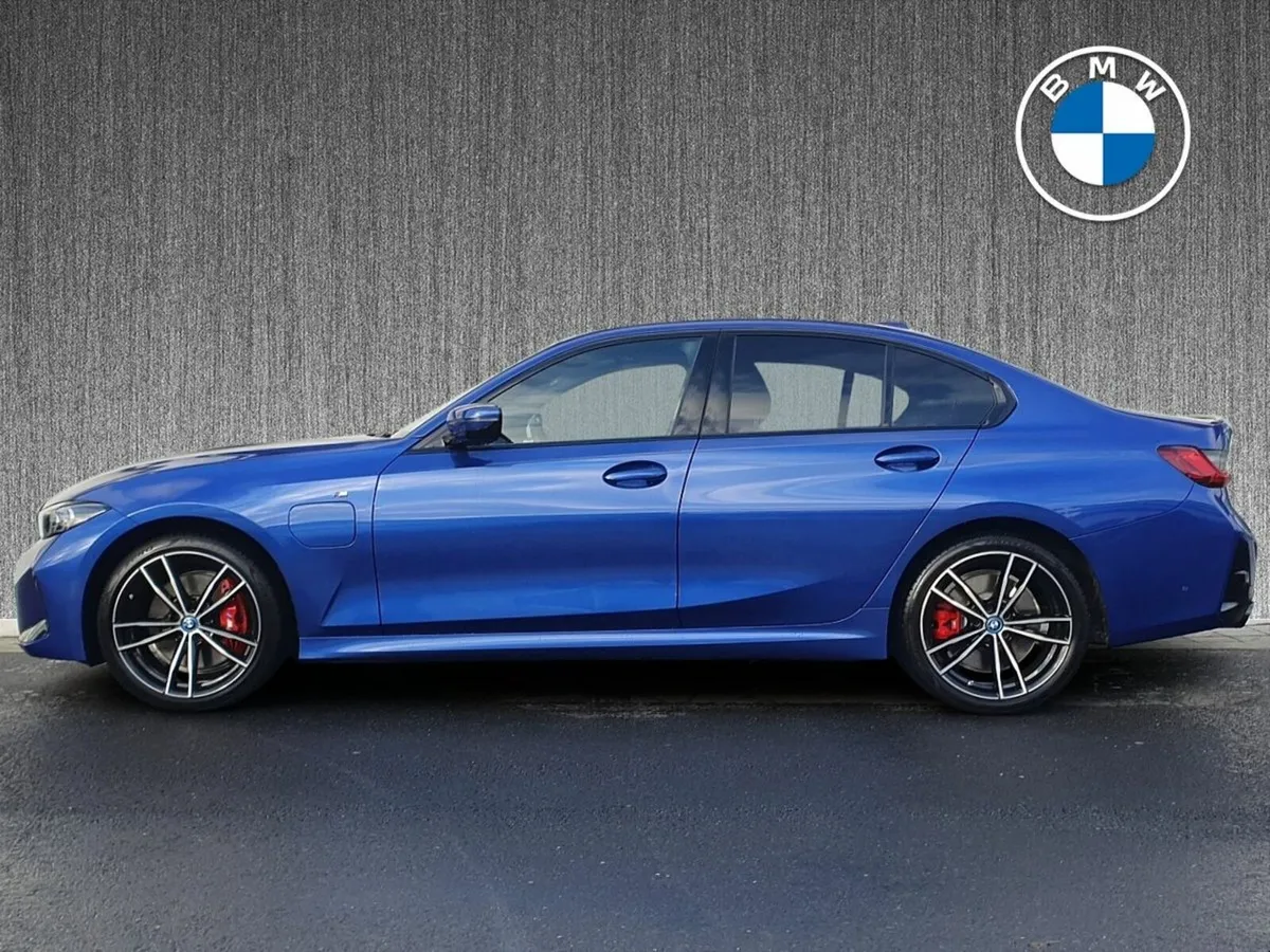 BMW 3-Series 330e xDrive M Sport - Image 3