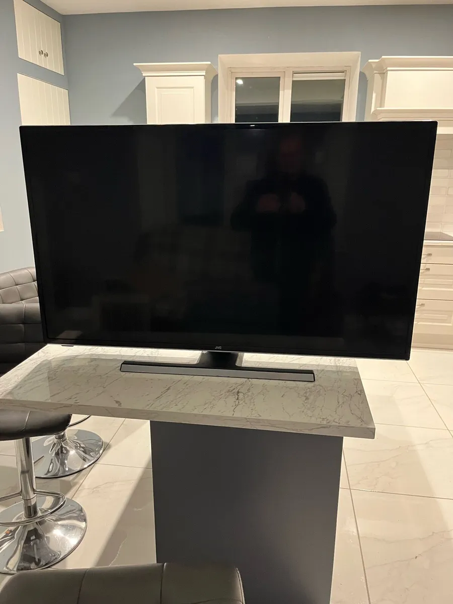 JVC 43 inch smart tv - Image 2