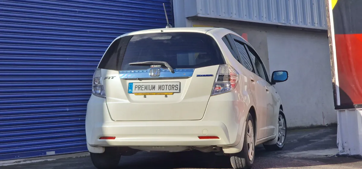 Honda fit Hybrid - Image 3
