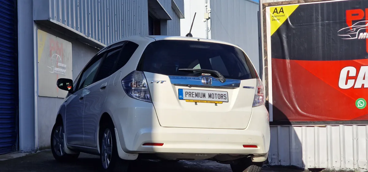 Honda fit Hybrid - Image 4