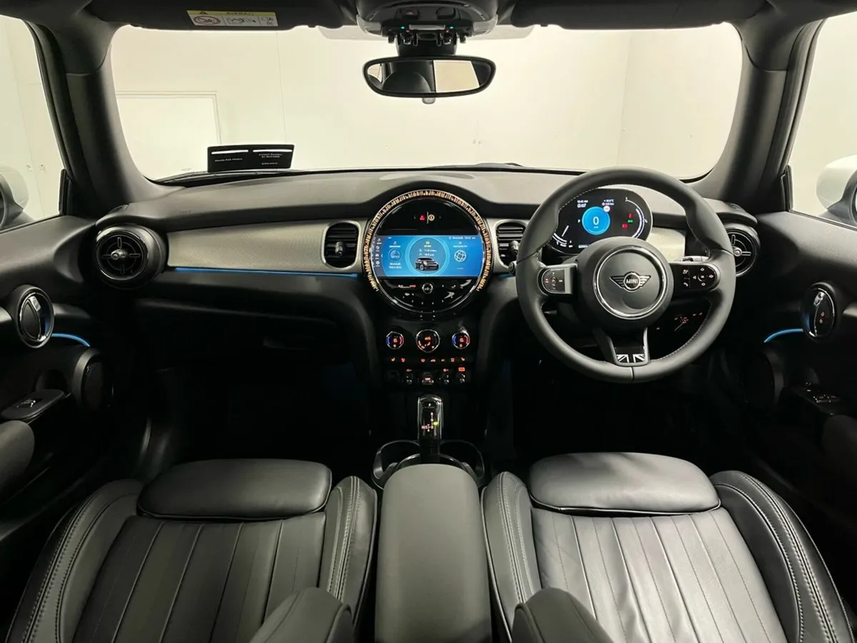 Mini Cooper Exclusive Automatic - Parking Sensors - Image 4