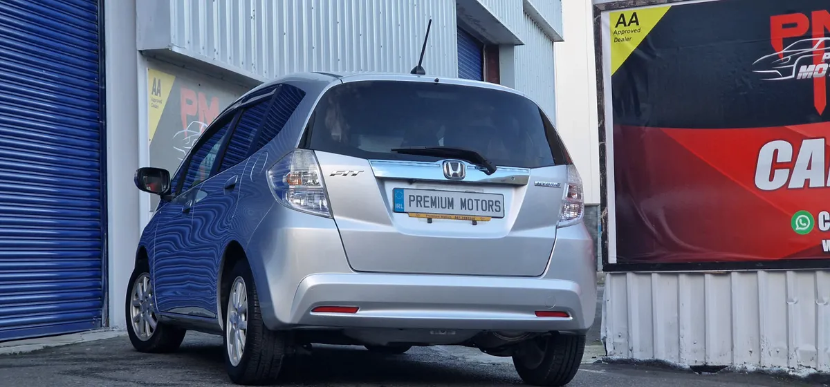 Honda fit Hybrid - Image 4
