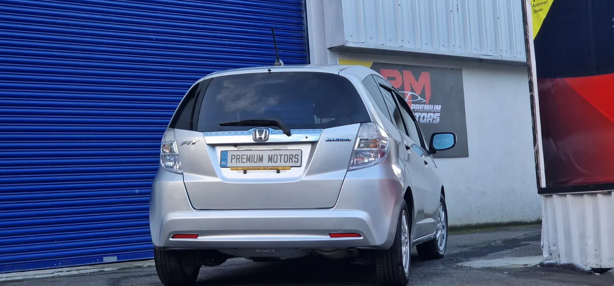 Honda fit Hybrid - Image 3