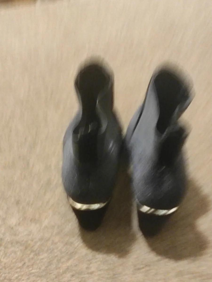 Shoes - Image 3