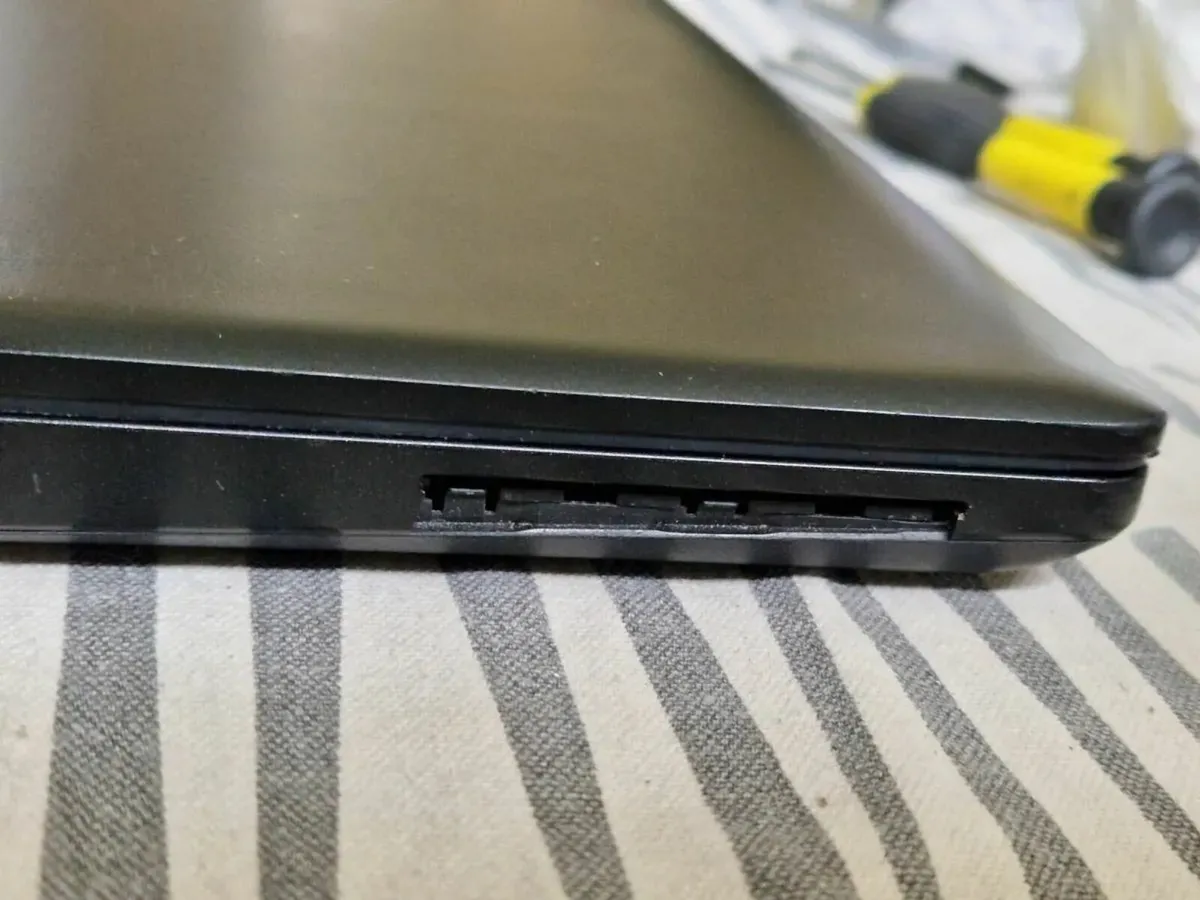 Dell Latitude 5590, Windows 10, 8GB Ram, 500GB HDD - Image 3